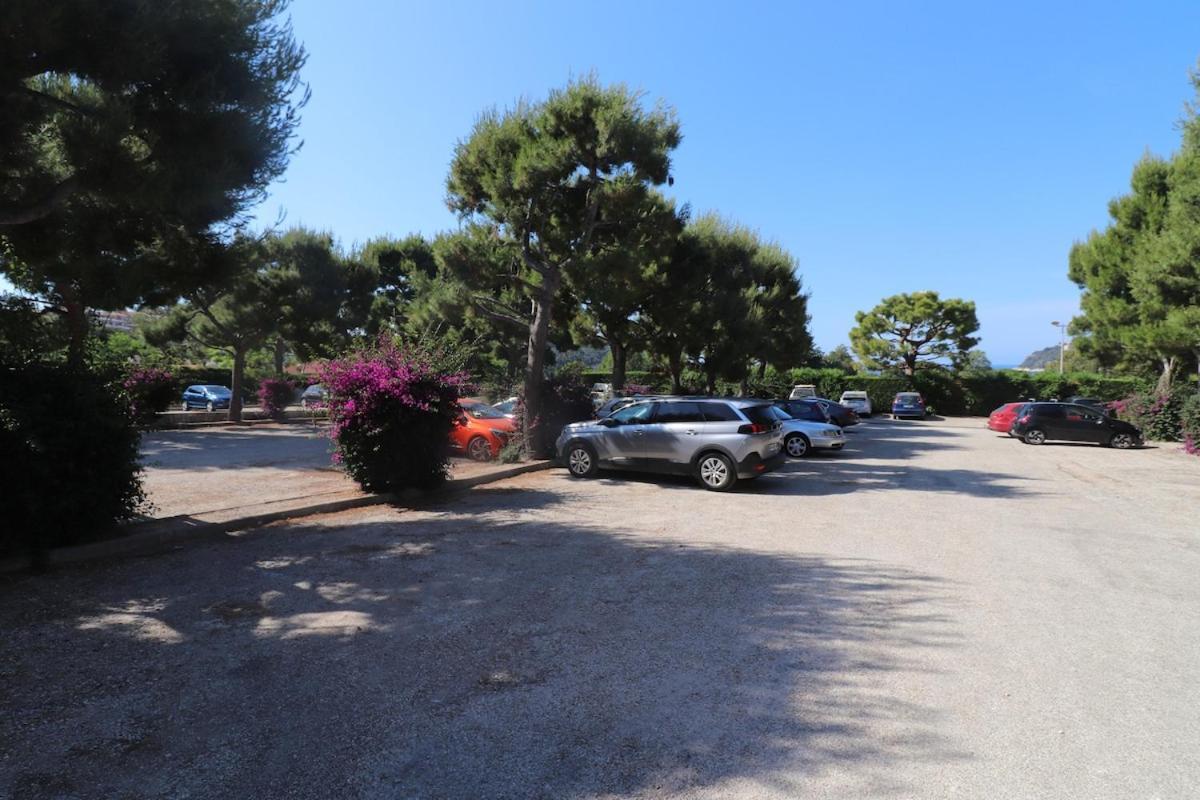 ヴィルフランシュ・シュル・メール Superbe 2 Piece Tout Confort , Piscine /Ac/Parkingヴィラ エクステリア 写真